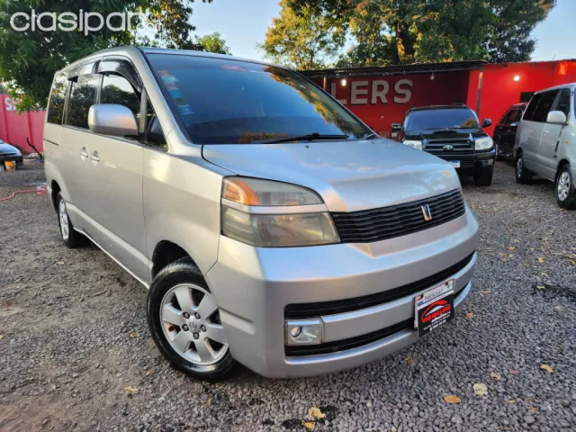 Toyota Voxy 2002 - foto 3