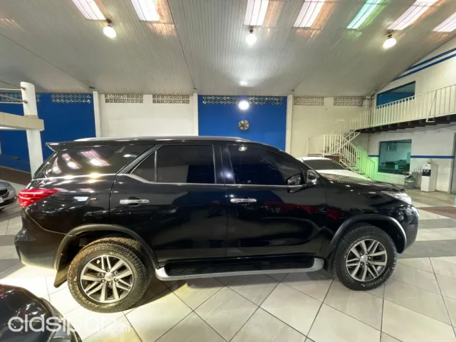 Toyota Fortuner 2018 — foto 8