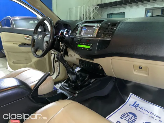 Toyota Fortuner 2014 — foto 3