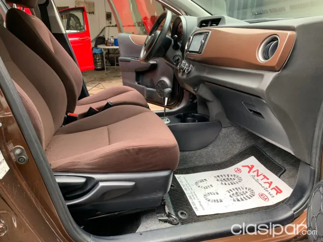 Toyota Vitz 2012 — foto 4