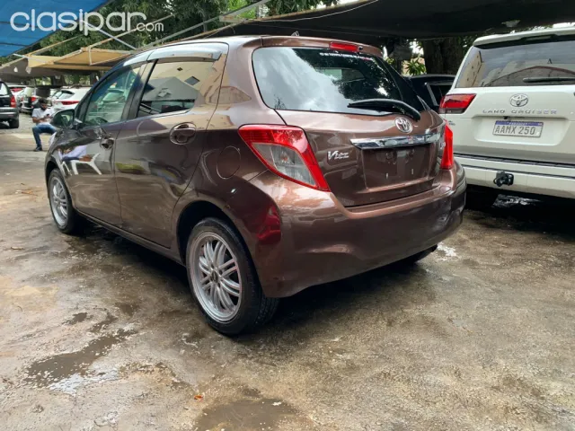 Toyota Vitz 2012 — foto 6
