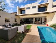 Vendo o Alquilo Hermosa Casa Pareada de 3 Suites en Mburucuya-CLHO5180749