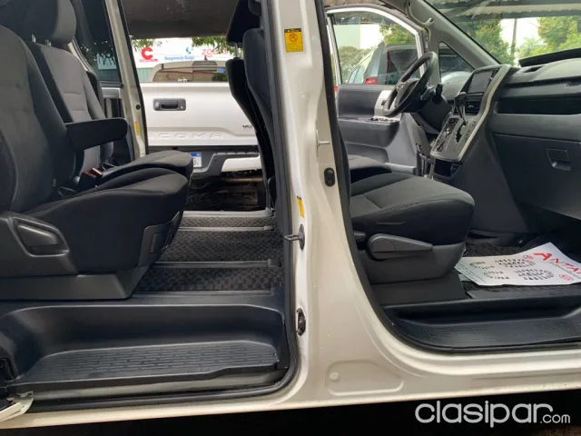 Toyota Noah 2010 — foto 3