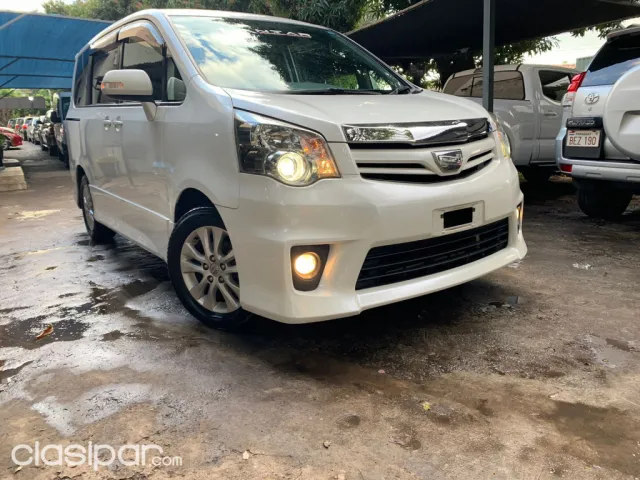 Toyota Noah 2010 — foto 7