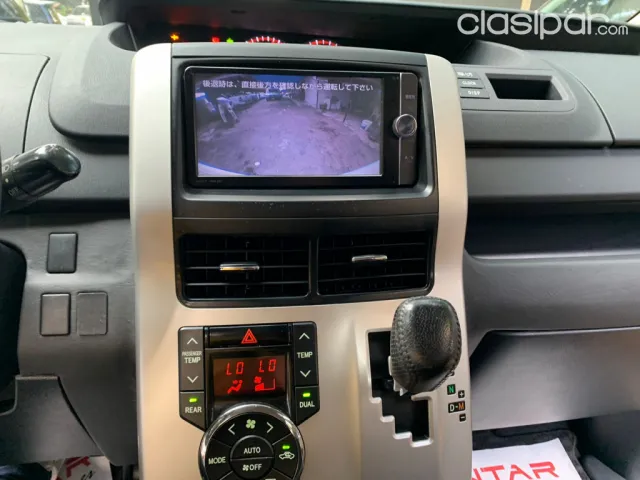 Toyota Noah 2010 — foto 8