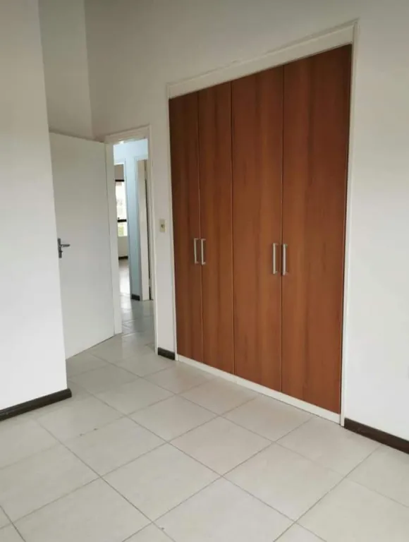 VENDO!! AMPLIO DUPLEX EN LAMBARE!!! a 4 cuadras de Paseo Cerro Alto, av. Cacique — foto 2