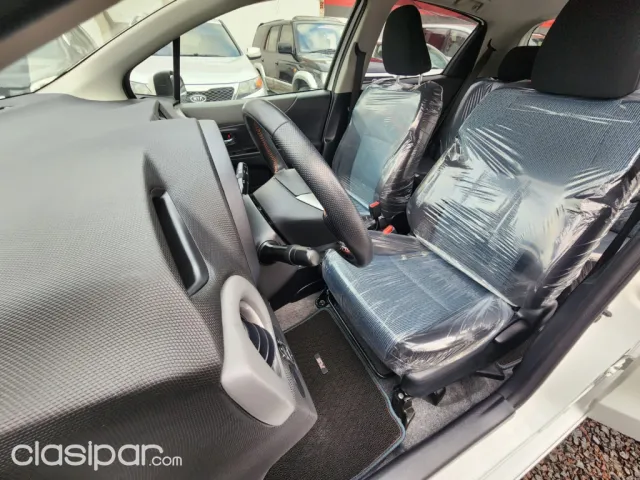 Toyota Vitz 2012 — foto 3