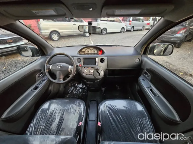 Toyota Sienta 2012 — foto 3