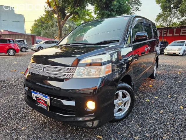 Toyota Voxy 2005 - foto 2