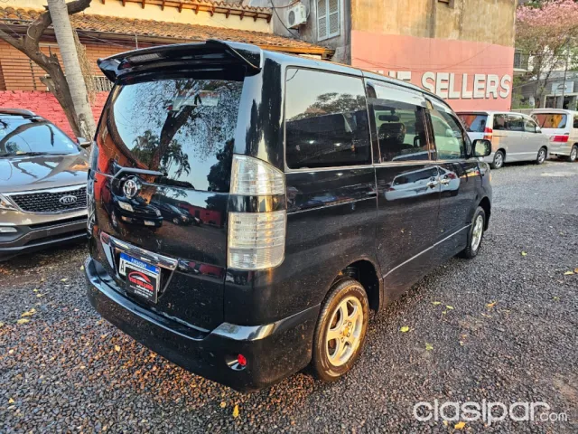 Toyota Voxy 2005 - foto 8