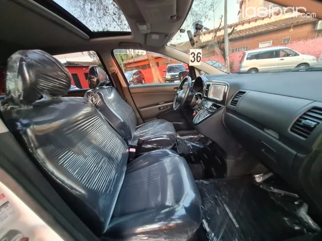 Toyota Wish 2004 — foto 6