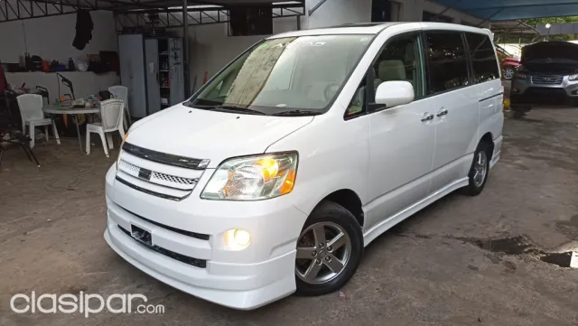 Toyota Noah 2005 — foto 3