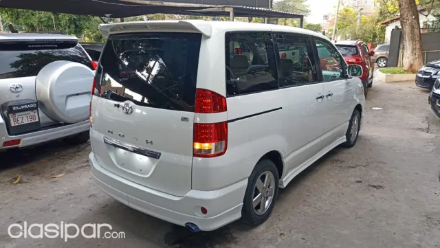 Toyota Noah 2005 — foto 4