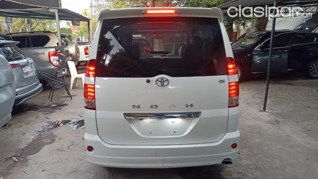 Toyota Noah 2005 — foto 5