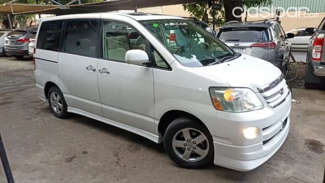 Toyota Noah 2005 - foto 2
