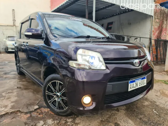 Toyota Sienta 2011 — foto 3