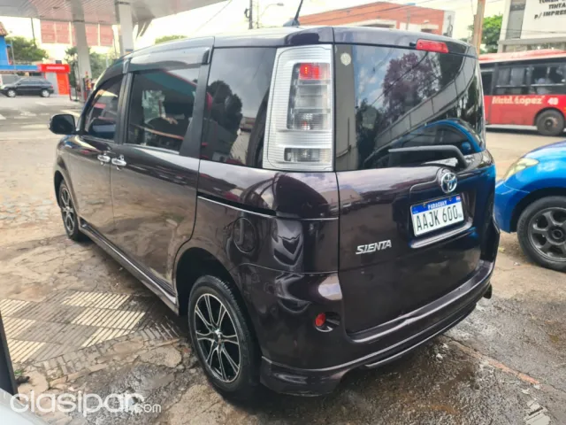 Toyota Sienta 2011 — foto 4