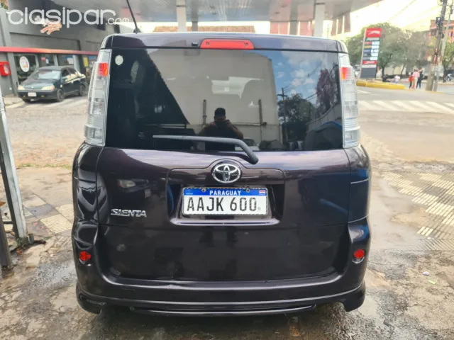 Toyota Sienta 2011 - foto 8
