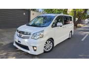 DISPONIBLE TOYOTA NEW NOAH RECIÉN IMPORT SIN USO EN PY AÑO 2012 MOTOR 2.0 NAFTERO