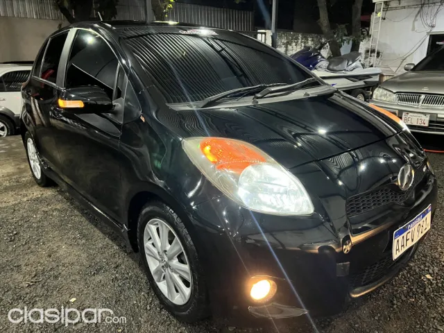 Toyota Vitz 2010 — foto 3