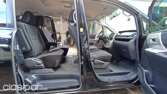 Toyota Noah 2011 - foto 8