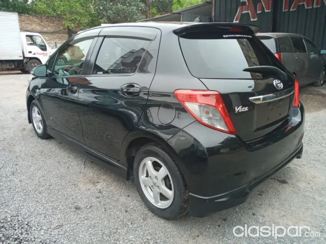 Toyota Vitz 2012 — foto 4