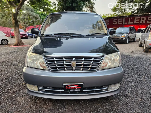 Toyota Hiace 2002 - foto 2