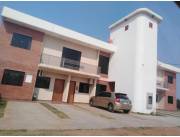 Edificio de 8 departamentos en Limpio
