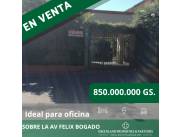 VENDO CASA IDEAL PARA OFICINA O EMPRESA sobre av felix bogado