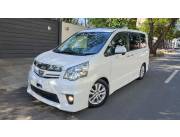 TOYOTA NEW NOAH RECIÉN IMPORT SIN USO EN PY AÑO 2011 MOTOR 2.0 NAFTERO TR BENJAMIN