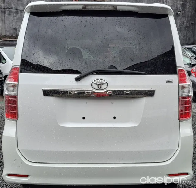 Toyota Noah 2008 — foto 6