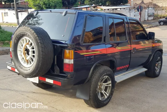 Nissan Terrano 1990 — foto 6