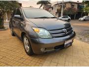 TOYOTA IST AÑO 2004 COLOR GRIS OSCURO IMPECABLE