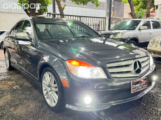 Mercedes-Benz C300 2009 — foto 2