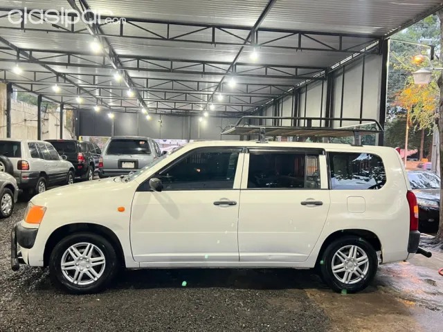 Toyota Probox Año 2004 — foto 5