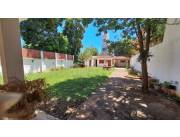 Casa amplia en alquiler Zona Vision Banco, Paseo La Galeria Gs. 6.000.000