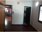 CASA TITULADA SOBRE ASFALTO VENDO ZONA LUQUE CIE IMPERDIBLE !!