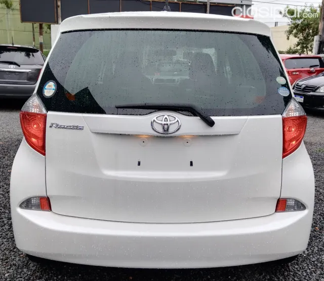 Toyota New Ractis 2011 — foto 3