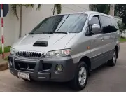 VENDO HYUNDAI STAREX 2003 MOTOR 2.2 DIESEL MEC PASAJERO RADIO PANTALLA LLANTAS DEPORTIVAS!