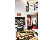 CASA EN VENTA ZONA SHOPPING MARISCAL!!