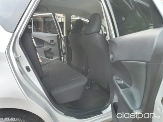 Toyota New Ractis 2011 — foto 4