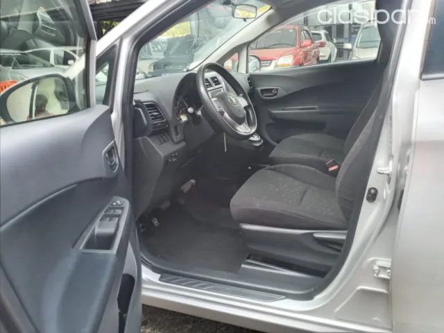Toyota New Ractis 2011 — foto 6