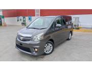 TOYOTA NEW NOAH RECIEN-IMPORT FULL SIN USO EN PY 🇵🇾 AÑO 2011 MOTOR 2.0