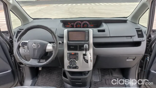 Toyota Noah 2011 — foto 7
