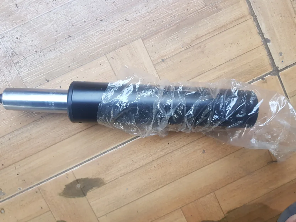 Reparacion, Tapizado DE SILLAS de oficina, BARBERO Y PELUQUERIA EN GENERAL. — foto 2