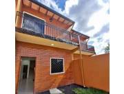 Vendo hermoso dúplex en Villa Elisa, a pasos de la avenida Von Poleski 25000