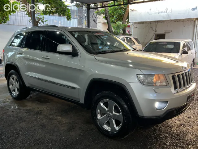 Jeep Grand Cherokee 2012 - foto 2