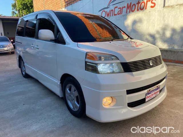 Toyota Voxy 2003 — foto 4