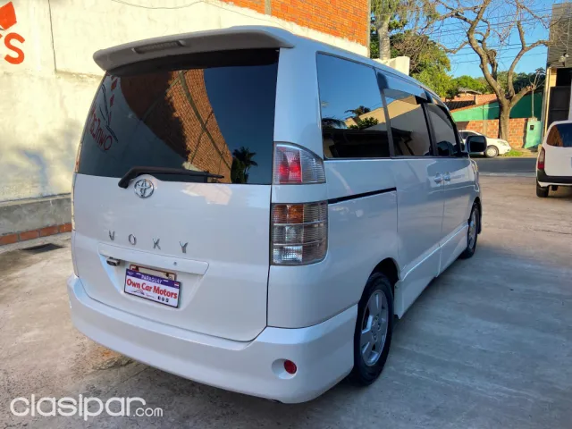 Toyota Voxy 2003 — foto 7