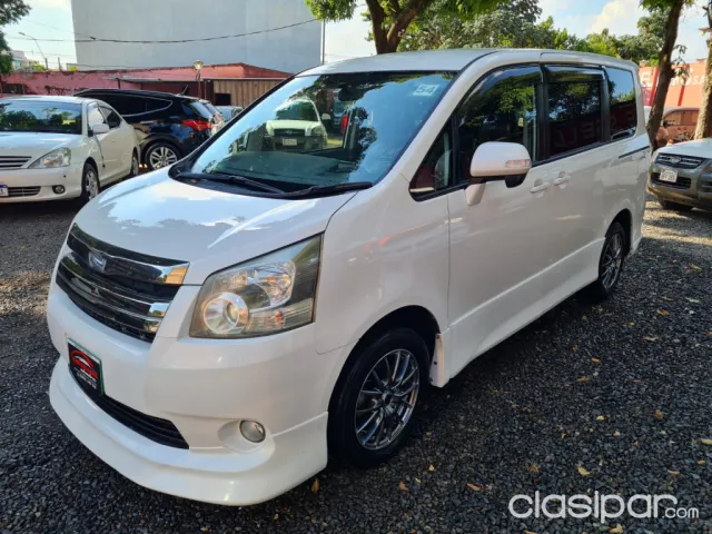 Toyota Noah 2008 — foto 2